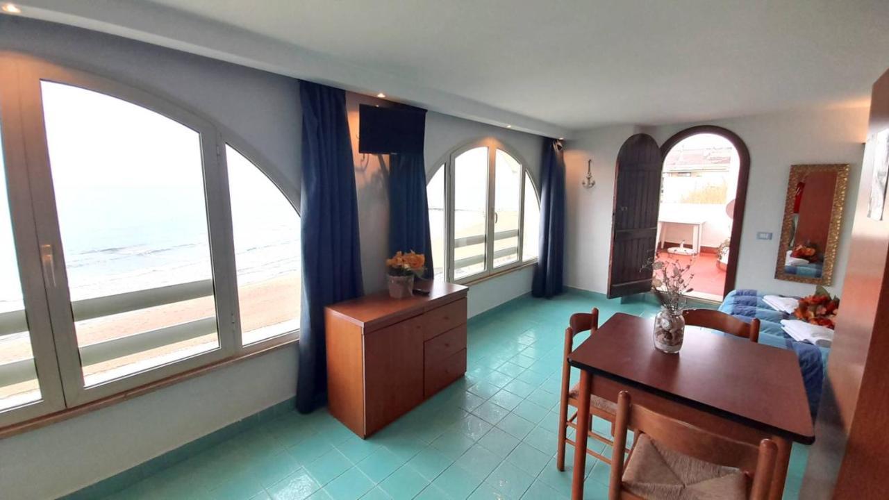 Casa Vacanze Elianto Anzio Buitenkant foto